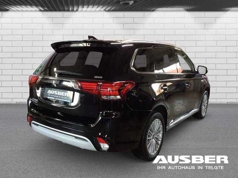 Mitsubishi Outlander PHEV Basis 4WD 2.4 Plug-in Hybrid 1. Hand GJR