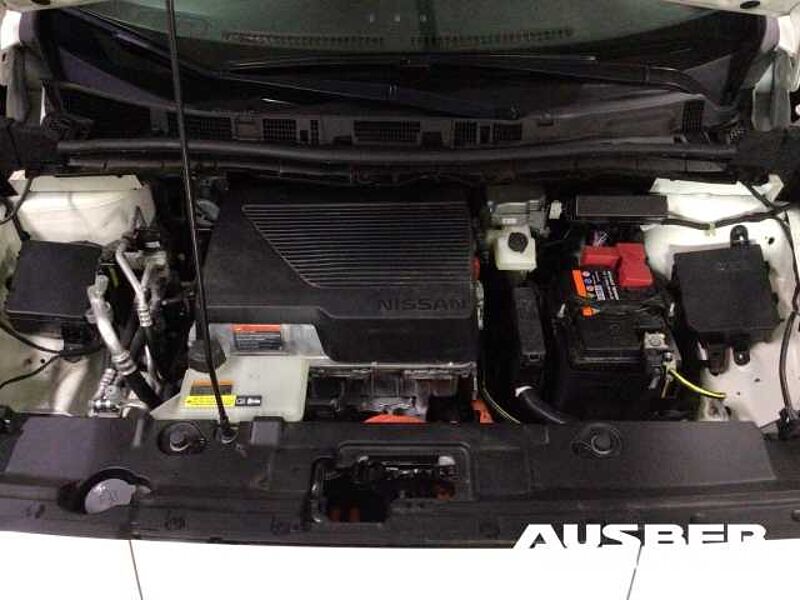 Nissan Leaf N-Connecta 40 kWh AVM Winter-Paket LED